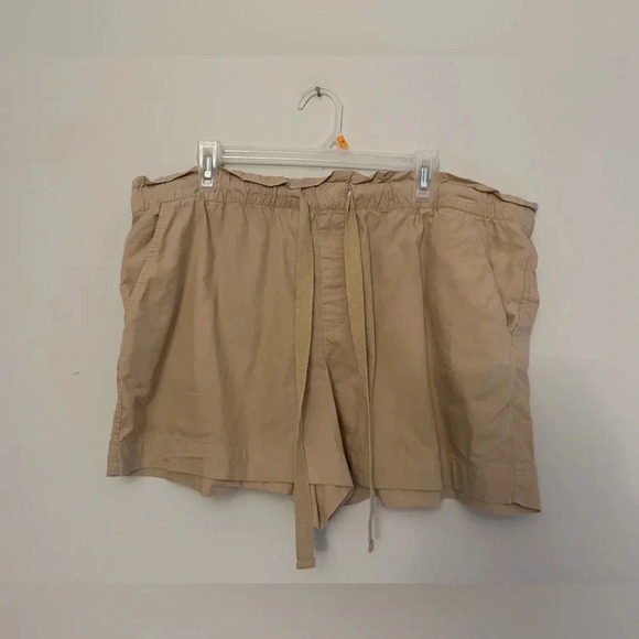 New York & Company khaki  pocket drawstring waist shorts  XL casual vacation - Picture 1 of 3